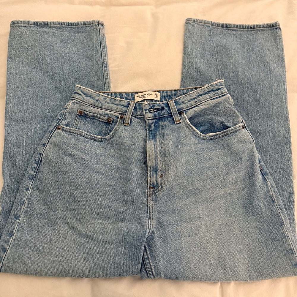 Abercrombie & Fitch Light Blue Relaxed High-Rise Jeans